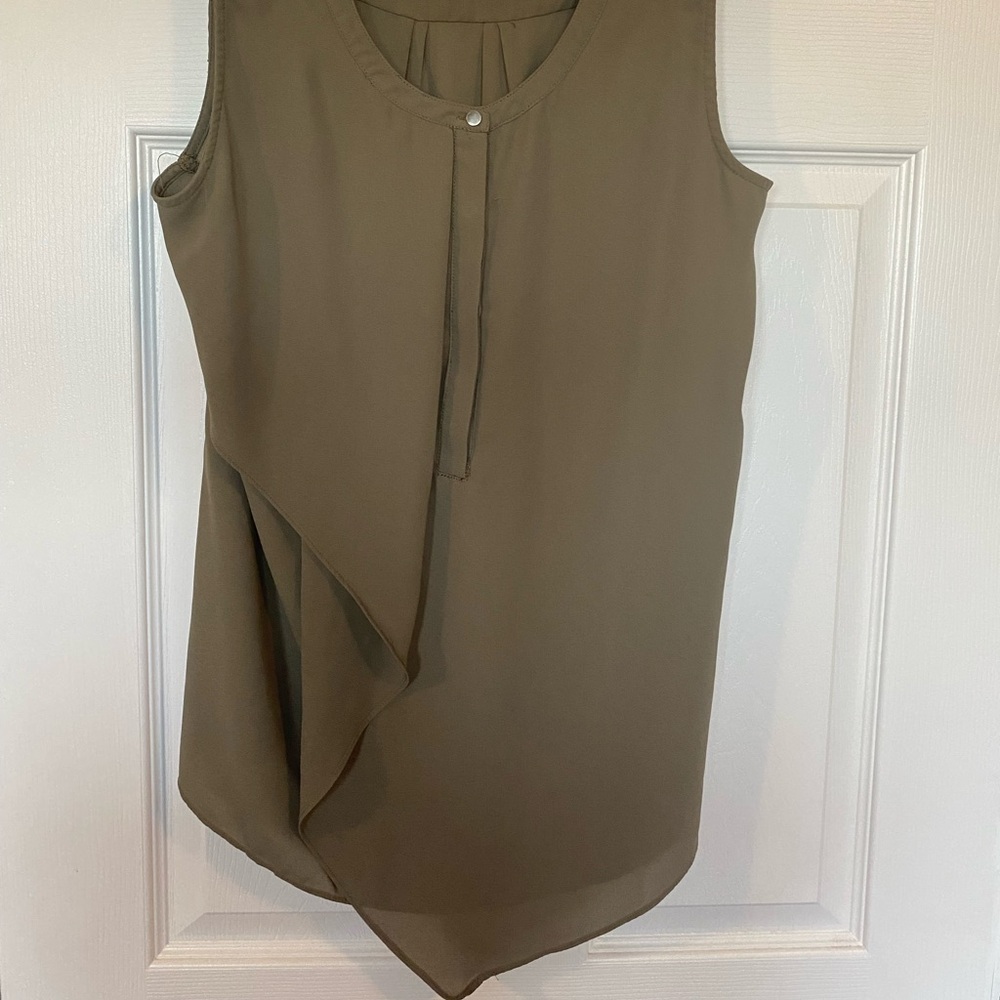 Reitmans Khaki Sleeveless Blouse